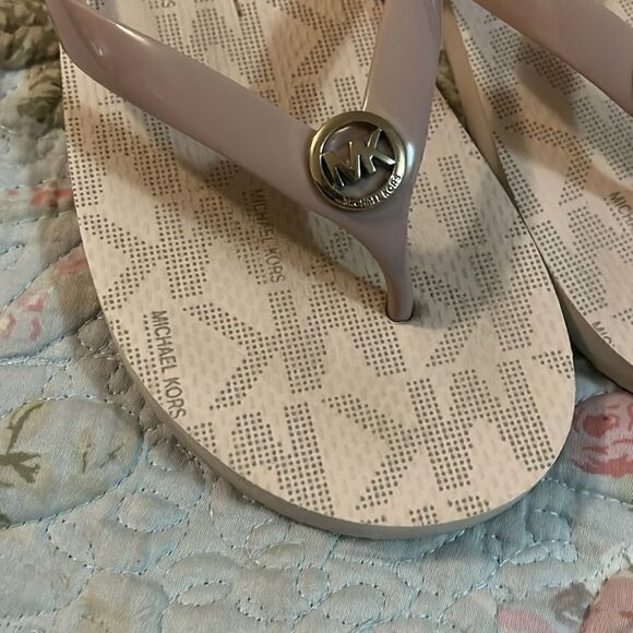 Michael Kors sandals - Picture 2 of 5